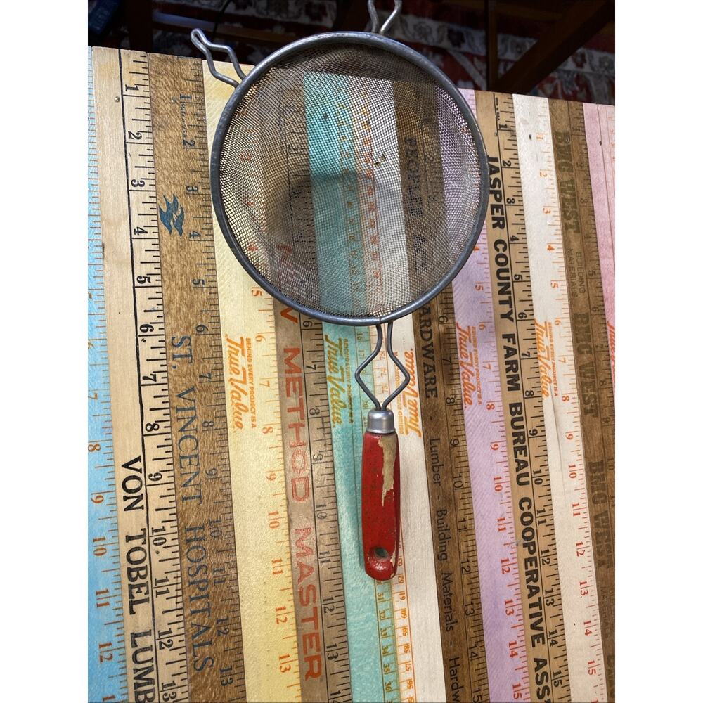 Vintage Kitchen Medium Size Red Wooden Handle Strainer Rustic Farm Decor Cottage - Picture 7 of 7